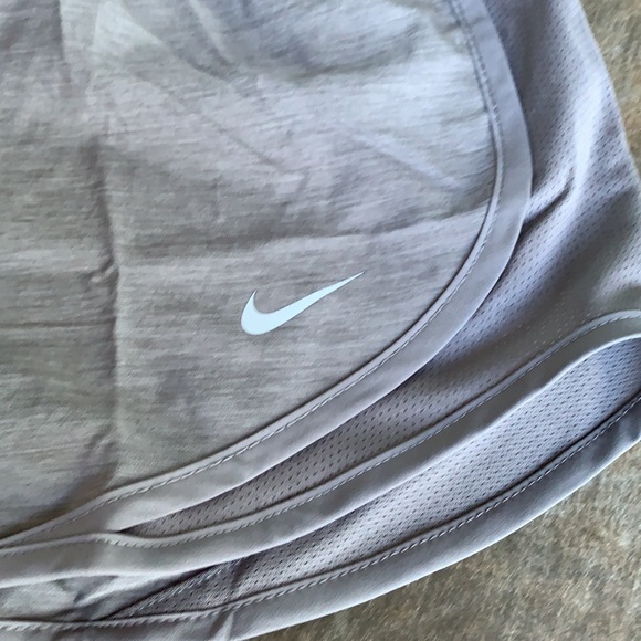 NIKE WMNS RUNNING SHORTS - Picture 4 of 16